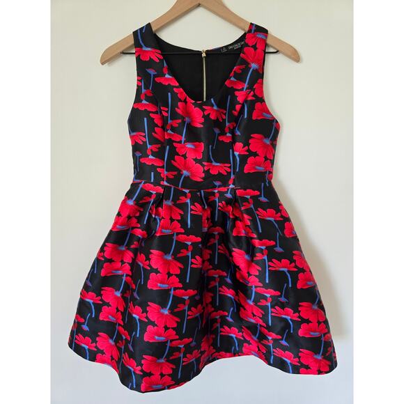 Dao Chloe Dao Black Red Floral Party Dress Size Small Fit & Flare - Picture 1 of 3